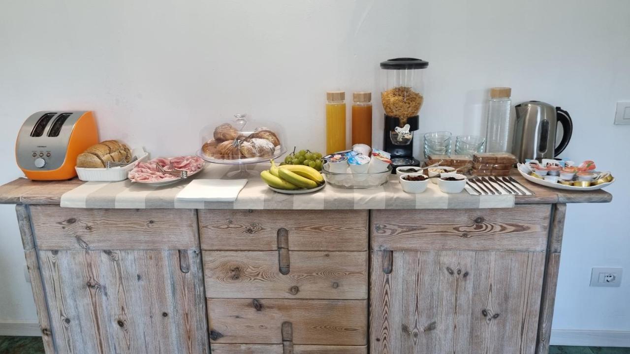 Antica Dimora Dei Gelsi Bed & Breakfast Manerba del Garda Bagian luar foto