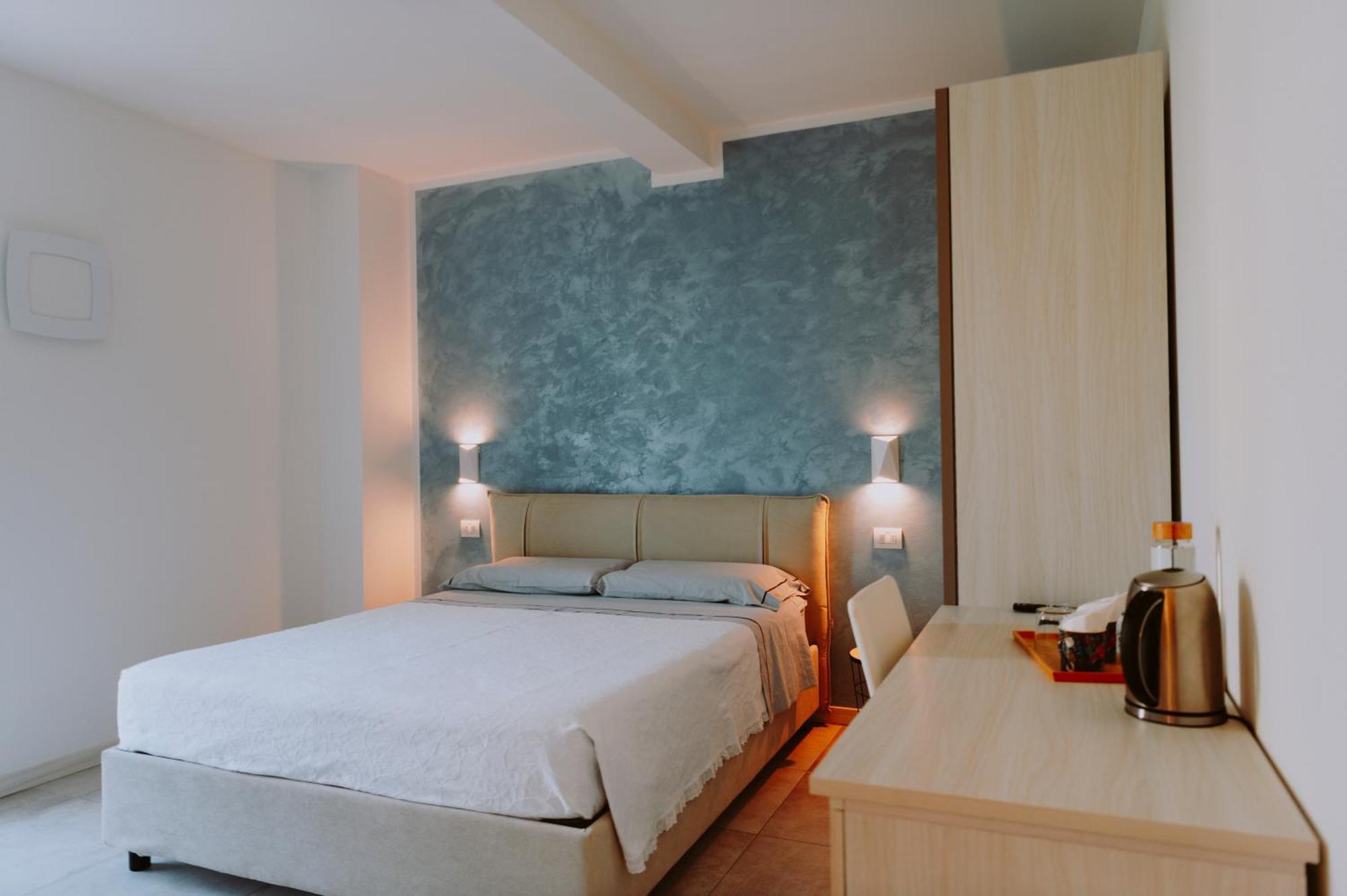 Antica Dimora Dei Gelsi Bed & Breakfast Manerba del Garda Bagian luar foto