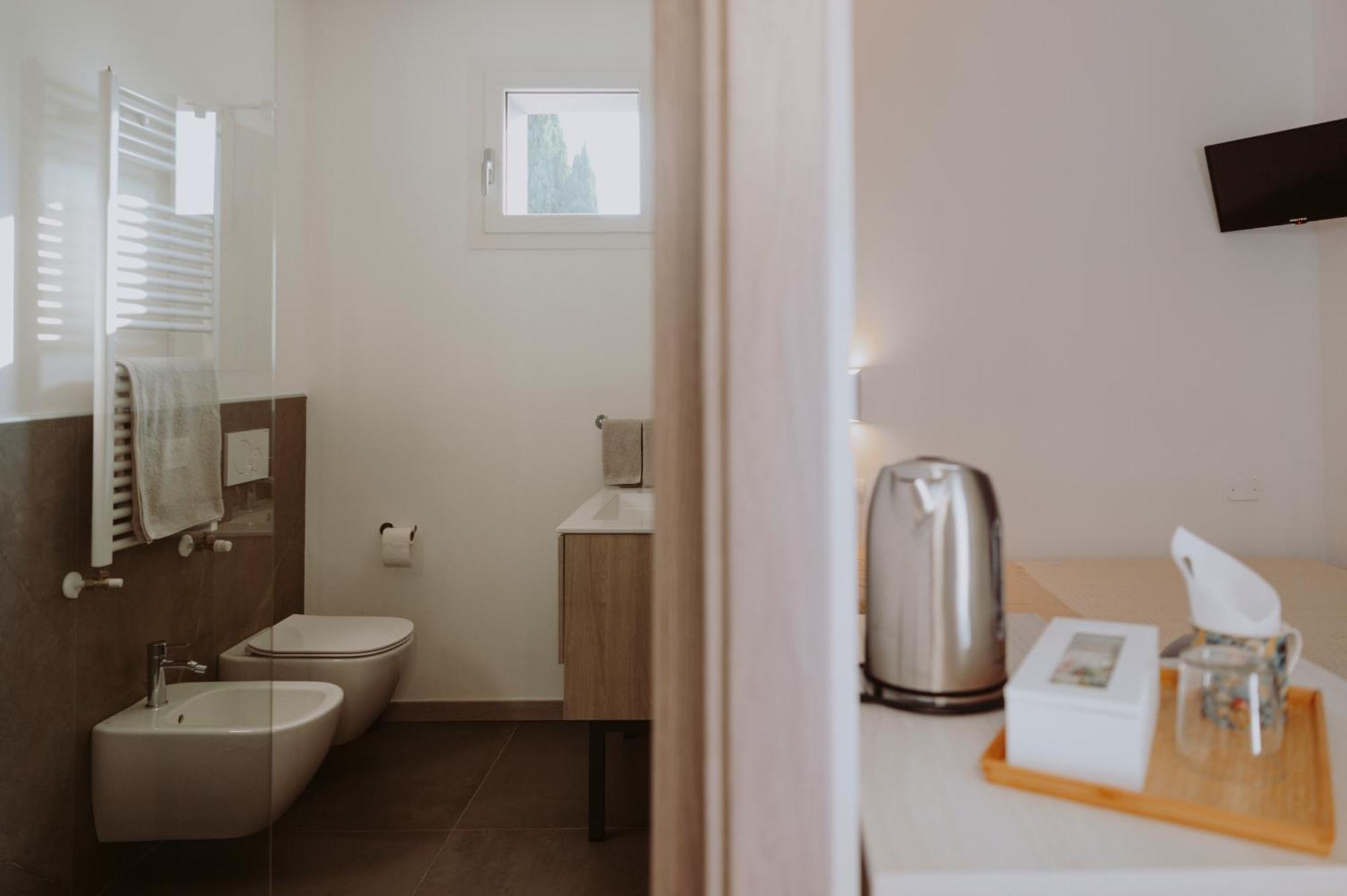 Antica Dimora Dei Gelsi Bed & Breakfast Manerba del Garda Bagian luar foto